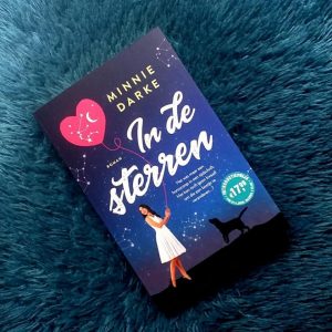 In de sterren - Minnie Darke