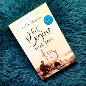 Het begint met een kus - Kelly Moran