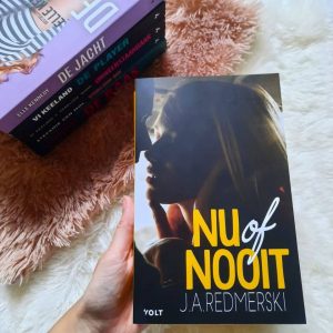 Nu of Nooit - JA Redmerski