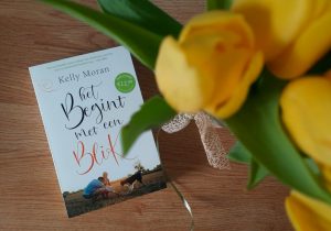 Het begint met een blik - Kelly Moran