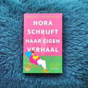 Nora schrijf haar eigen verhaal - Annabal Monaghan