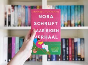 Nora schrijft haar eigen verhaal - Annabel Monaghan